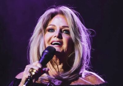 Povestea lui Bonnie Tyler, artista care și-a găsit vocea după ce aproape a pierdut-o